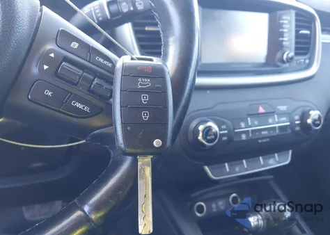 2017 Kia Sorento 2.4L Lx z USA, uszkodzony, nr VIN 5XYPG4A36HG255364